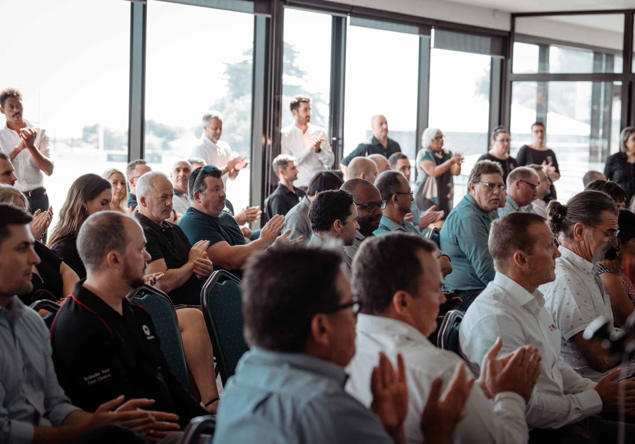 meet the supplier event crowd